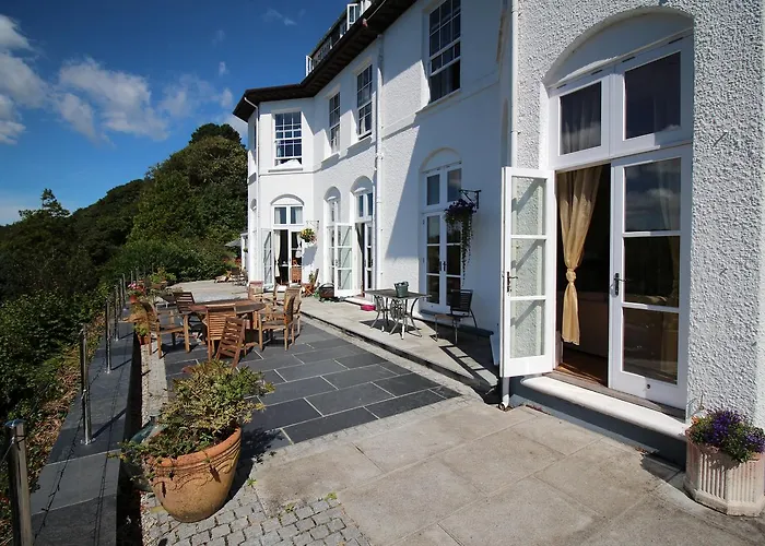Commonwood Manor