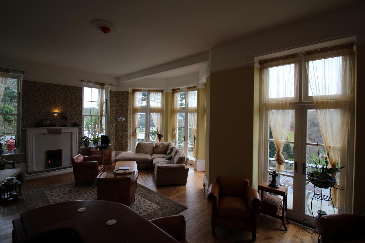 Commonwood Manor Hotel