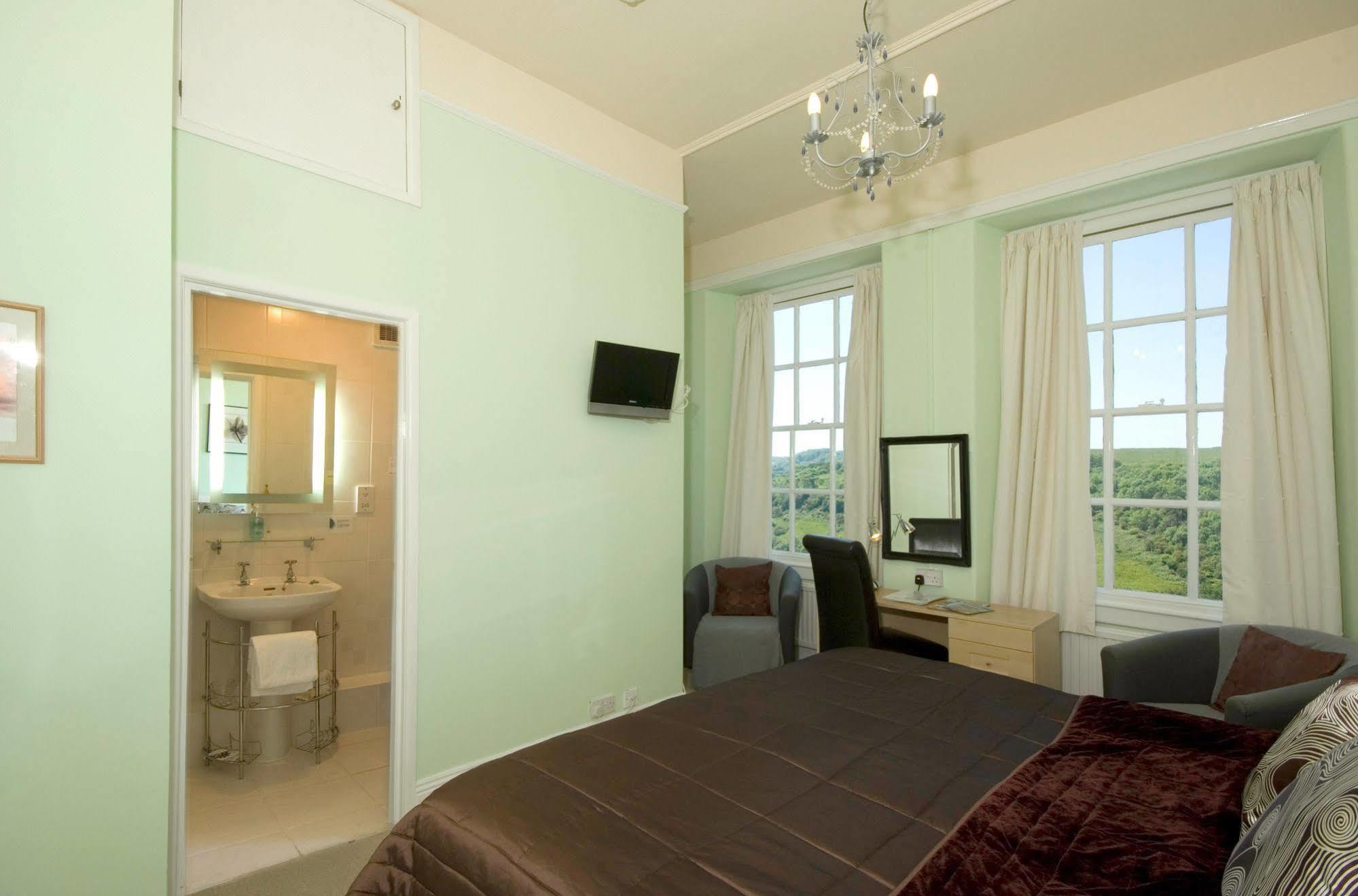 Hotel Commonwood Manor 4*